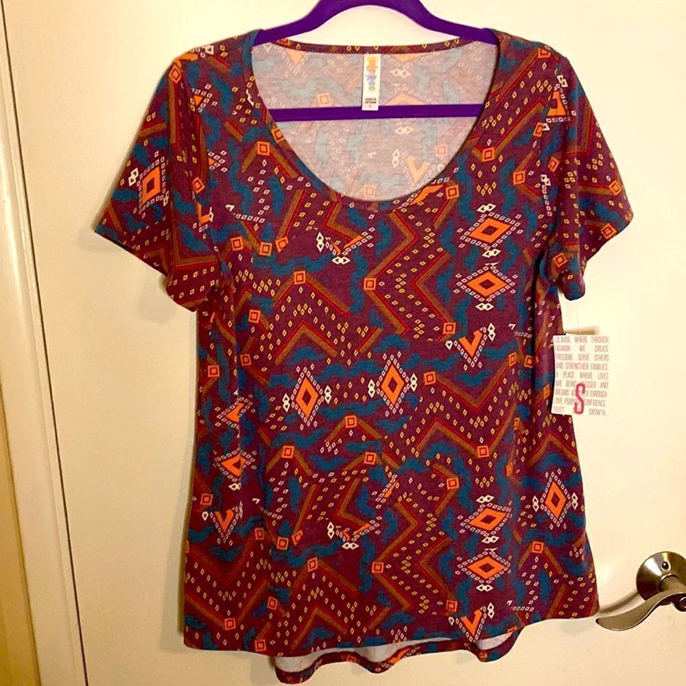 LuLaRoe Classic T- Red patterned- Size Small